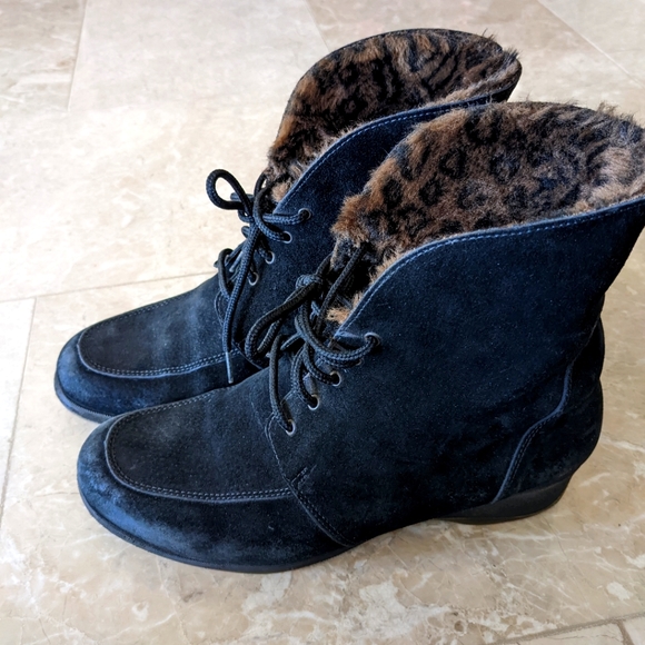 La Canadienne suede boots 9.5 - Picture 5 of 13
